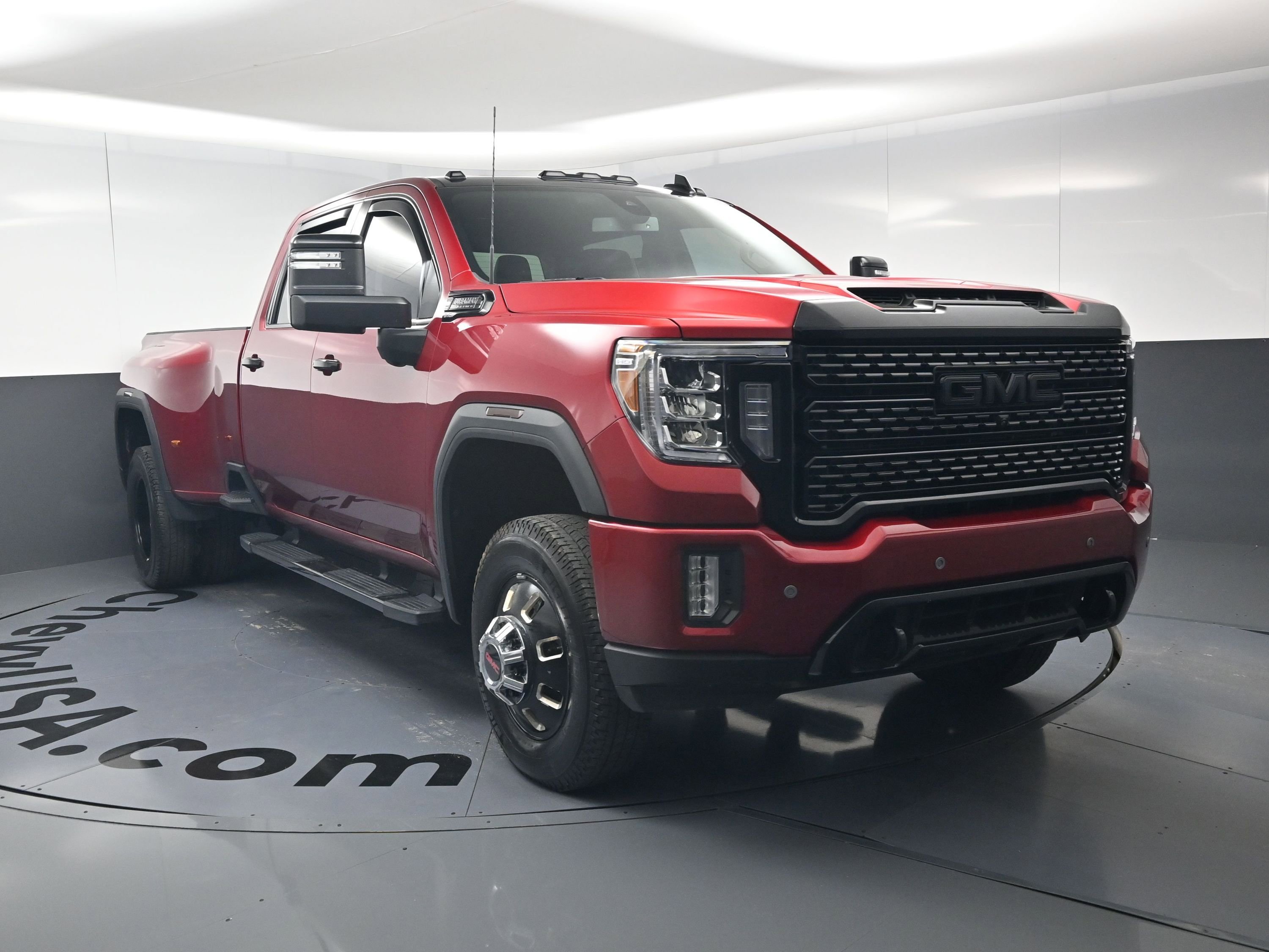 Used 2022 GMC Sierra 3500 Denali AWD/4WD image 3
