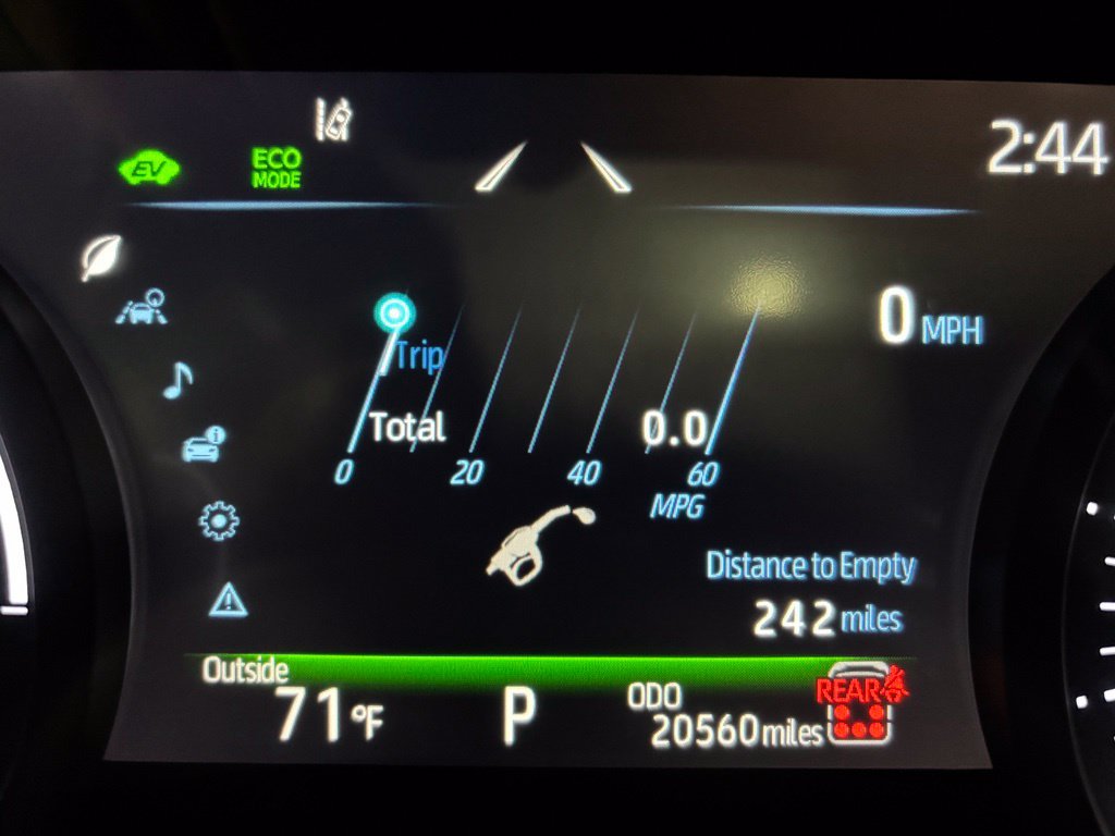 Used 2025 Toyota Sienna XLE AWD/4WD image 24