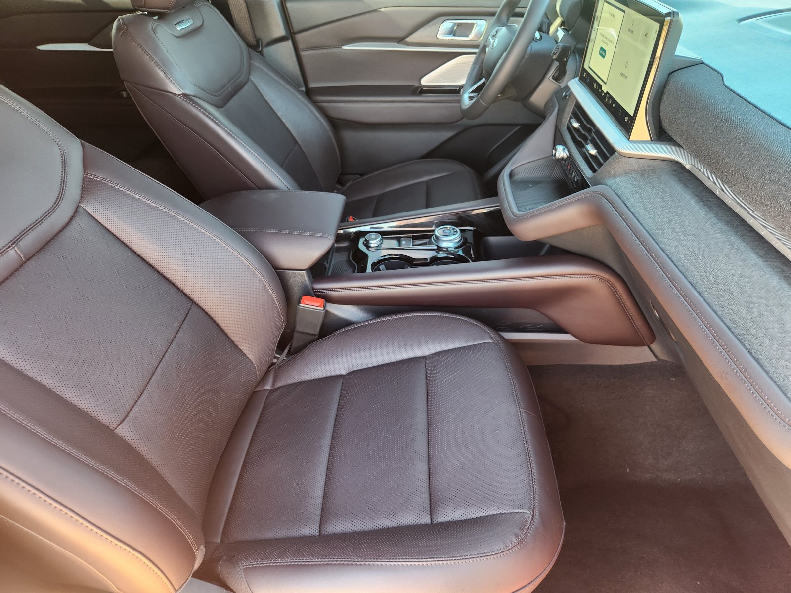 Used 2026 Ford Explorer Platinum RWD image 17