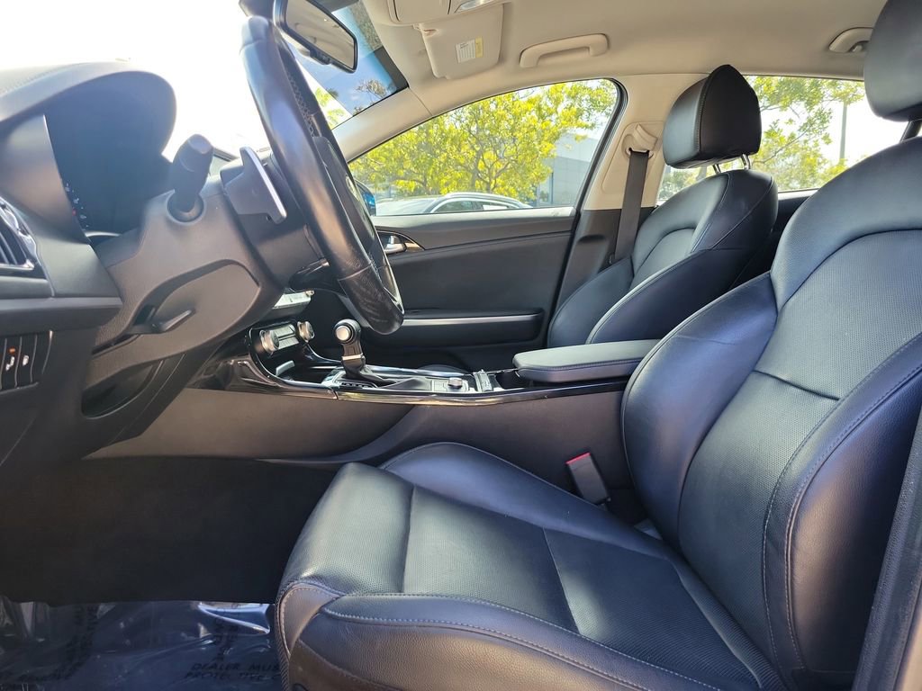 Used 2019 Kia Stinger RWD image 21
