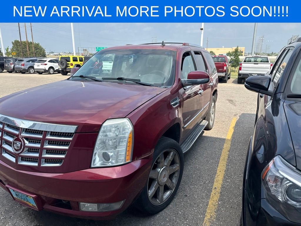 Used 2010 Cadillac Escalade Luxury AWD/4WD image 3