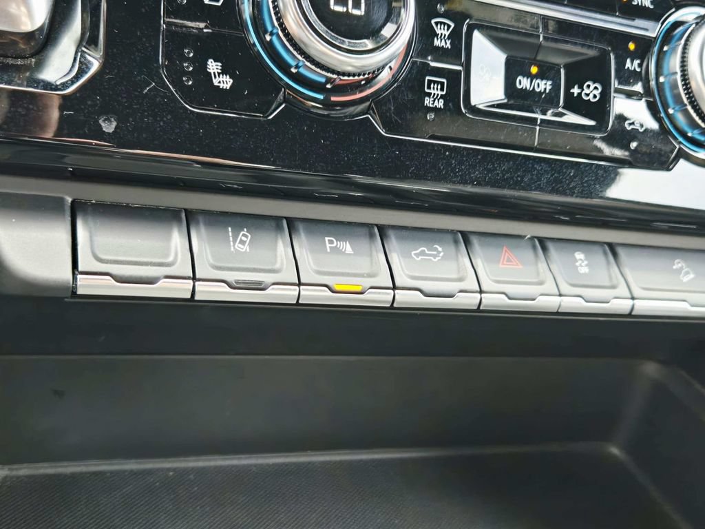 Used 2025 GMC Sierra 2500 AT4 w/ AT4 Premium Plus Package AWD/4WD image 37