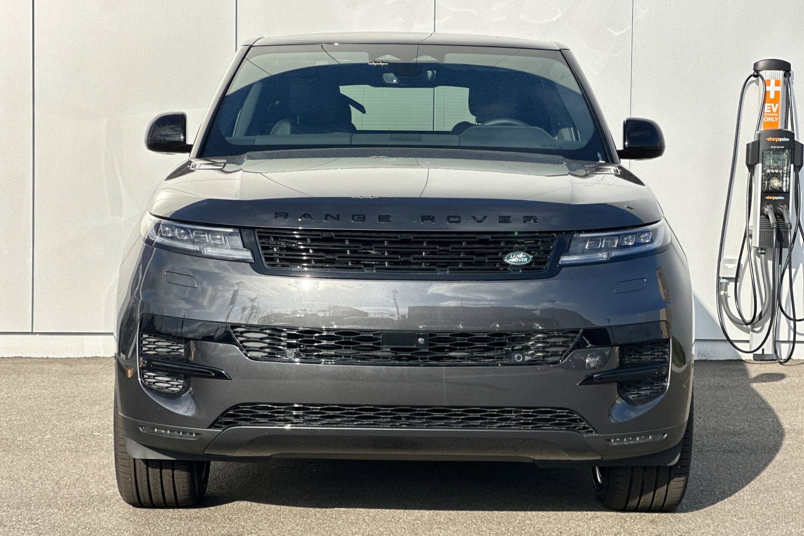 New 2026 Land Rover Range Rover Velar Dynamic SE image 8