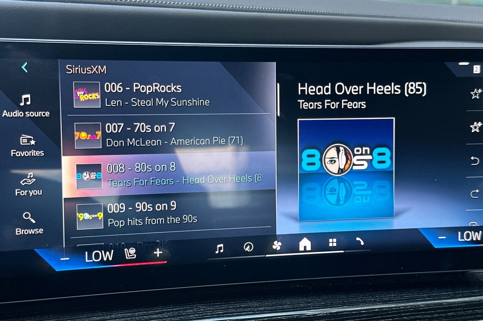 Certified 2025 BMW 740i w/ Premium Package image 23