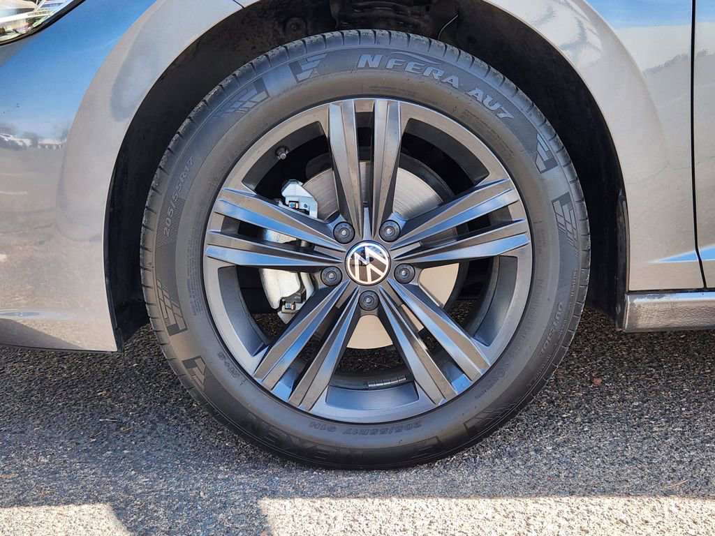 Certified 2023 Volkswagen Jetta SE w/ Panoramic Sunroof Package image 8