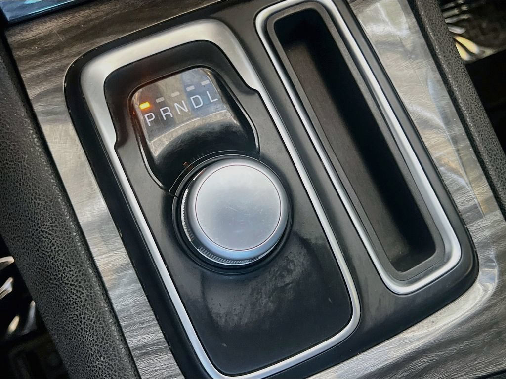 Used 2020 Chrysler 300 Touring RWD image 16