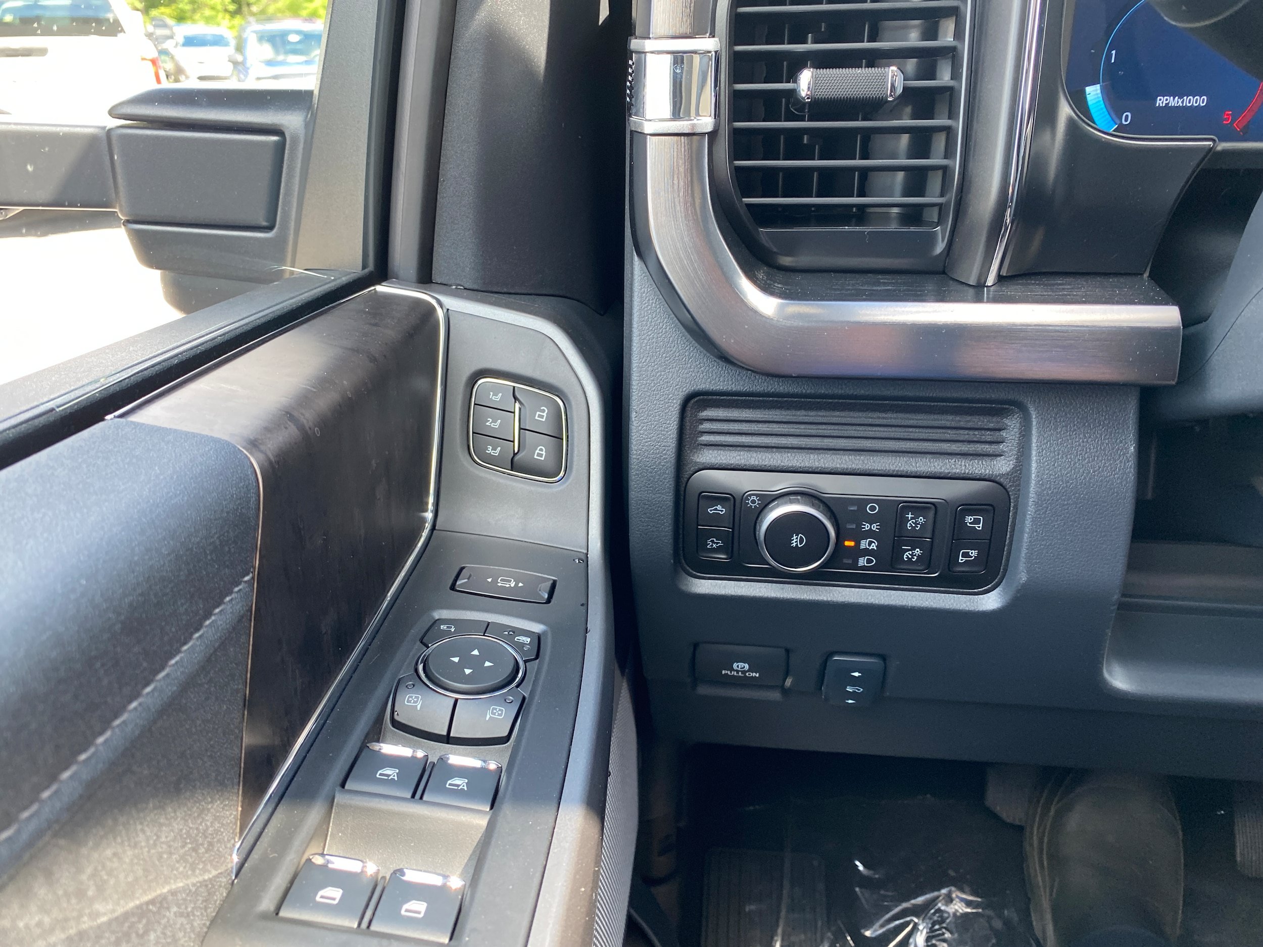 New 2026 Ford F250 Lariat w/ Tremor Off-Road Package AWD/4WD image 37