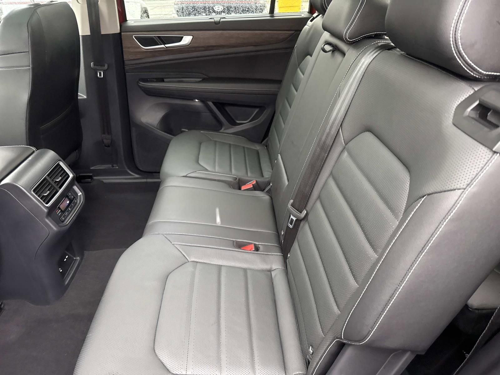 Certified 2025 Volkswagen Atlas SEL image 17