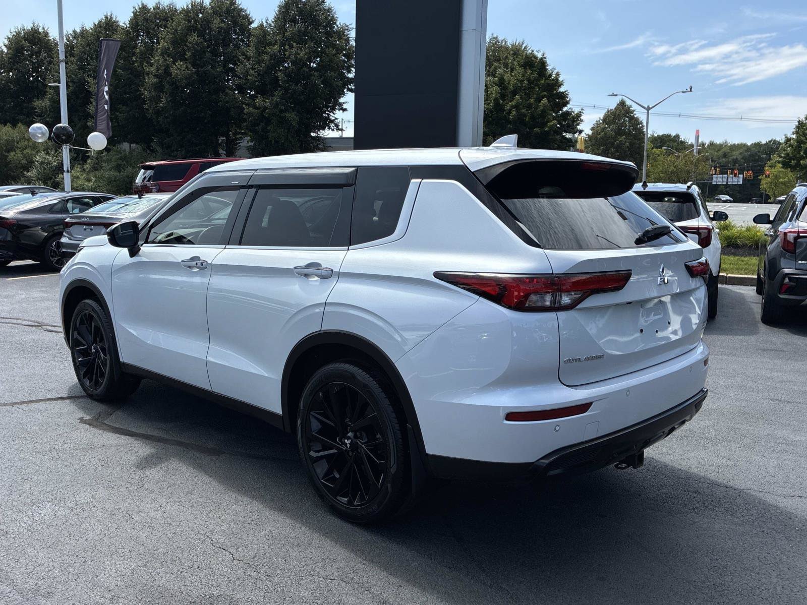 Used 2022 Mitsubishi Outlander SE AWD/4WD image 5
