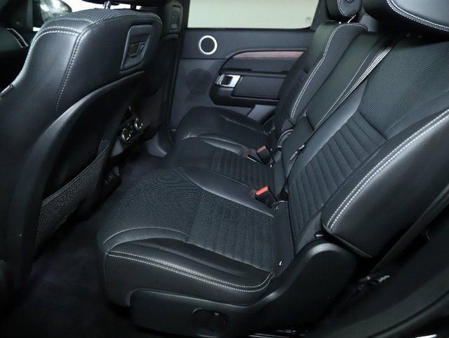 Used 2024 Land Rover Discovery Dynamic SE image 27