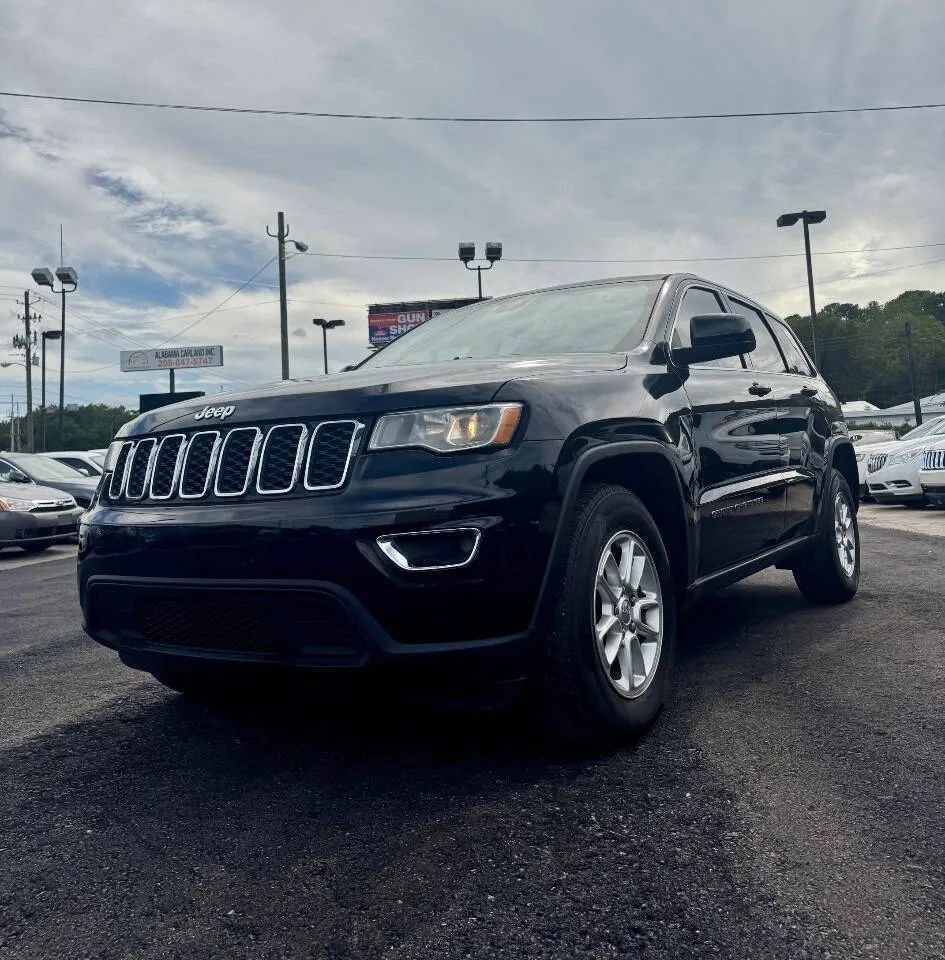 Used 2018 Jeep Grand Cherokee Laredo RWD image 4