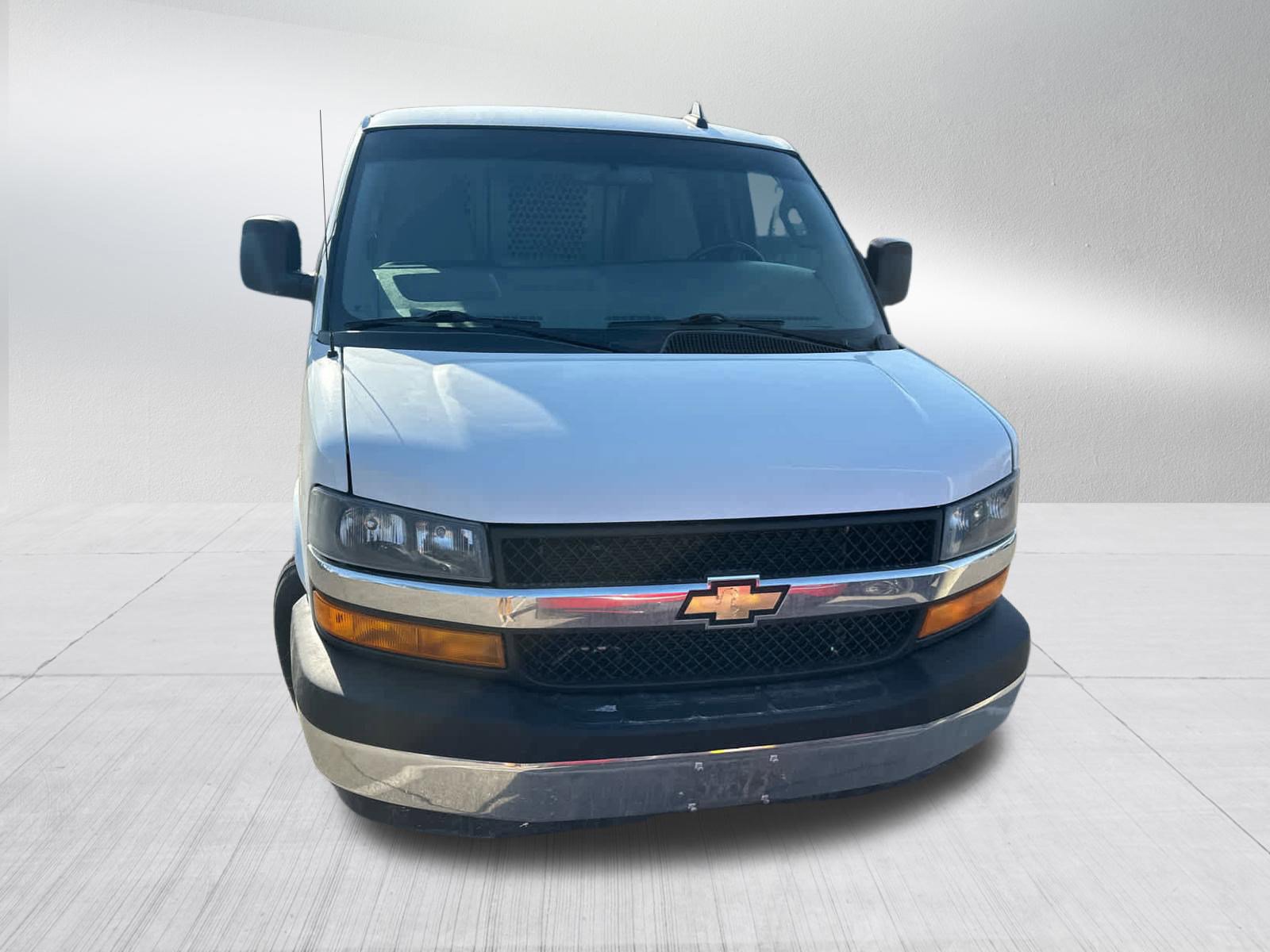 Used 2022 Chevrolet Express 2500 Extended w/ Driver Convenience Package image 10