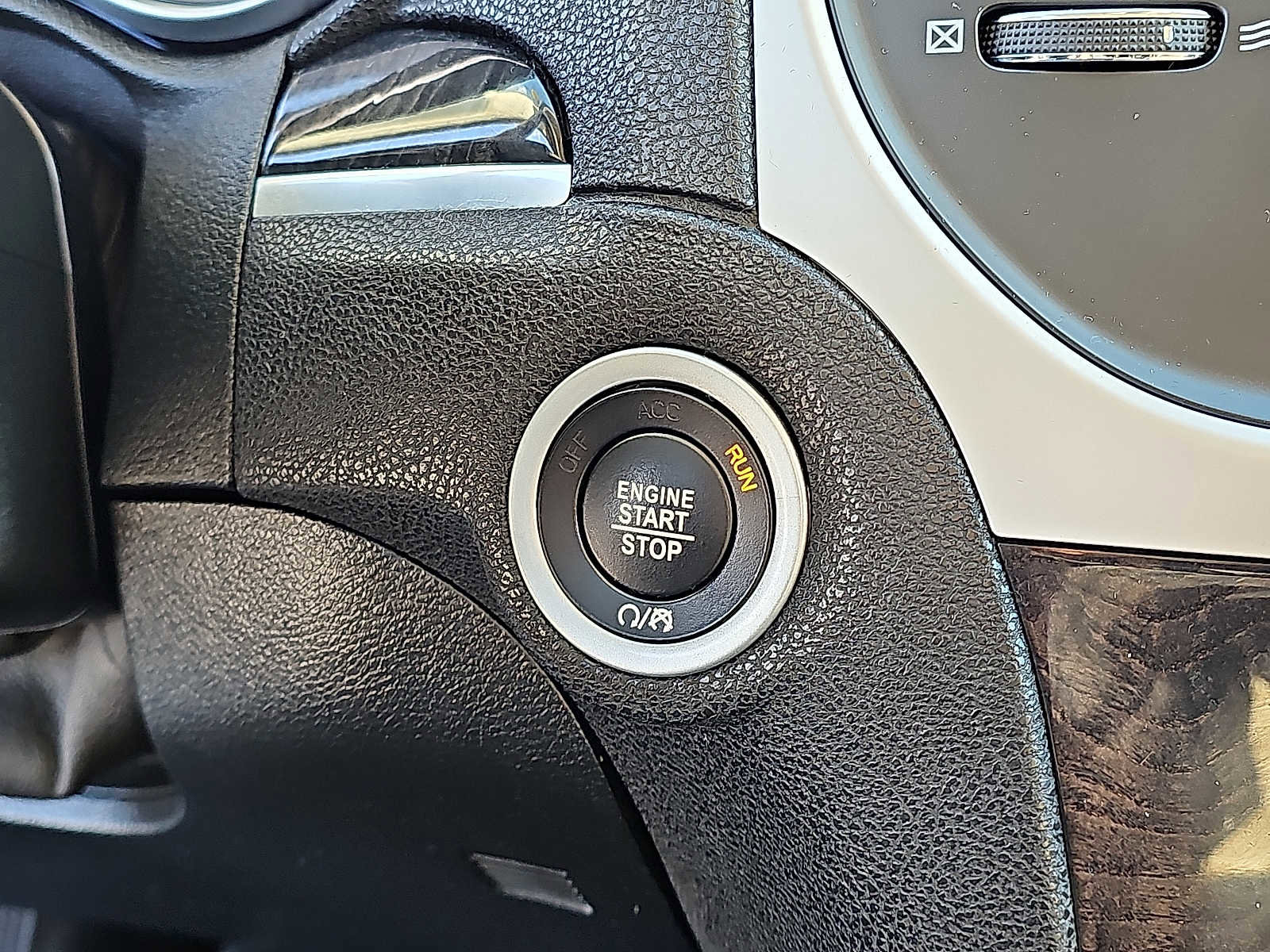 Used 2023 Chrysler 300 Touring L w/ Comfort Group image 24