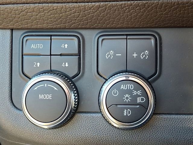 Used 2021 GMC Yukon Denali w/ Denali Premium Package image 26