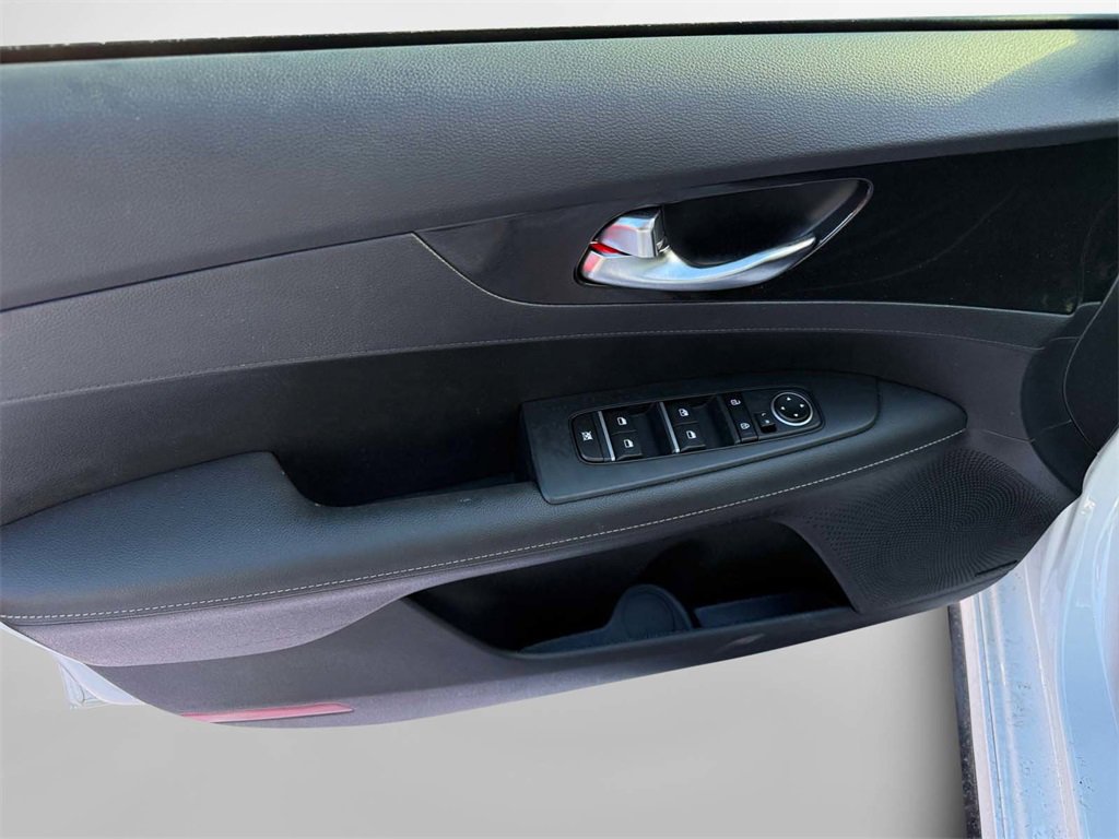 Used 2024 Kia Forte GT-Line w/ GT-Line Premium Package image 14