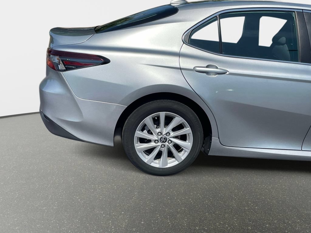 Used 2023 Toyota Camry LE FWD image 7