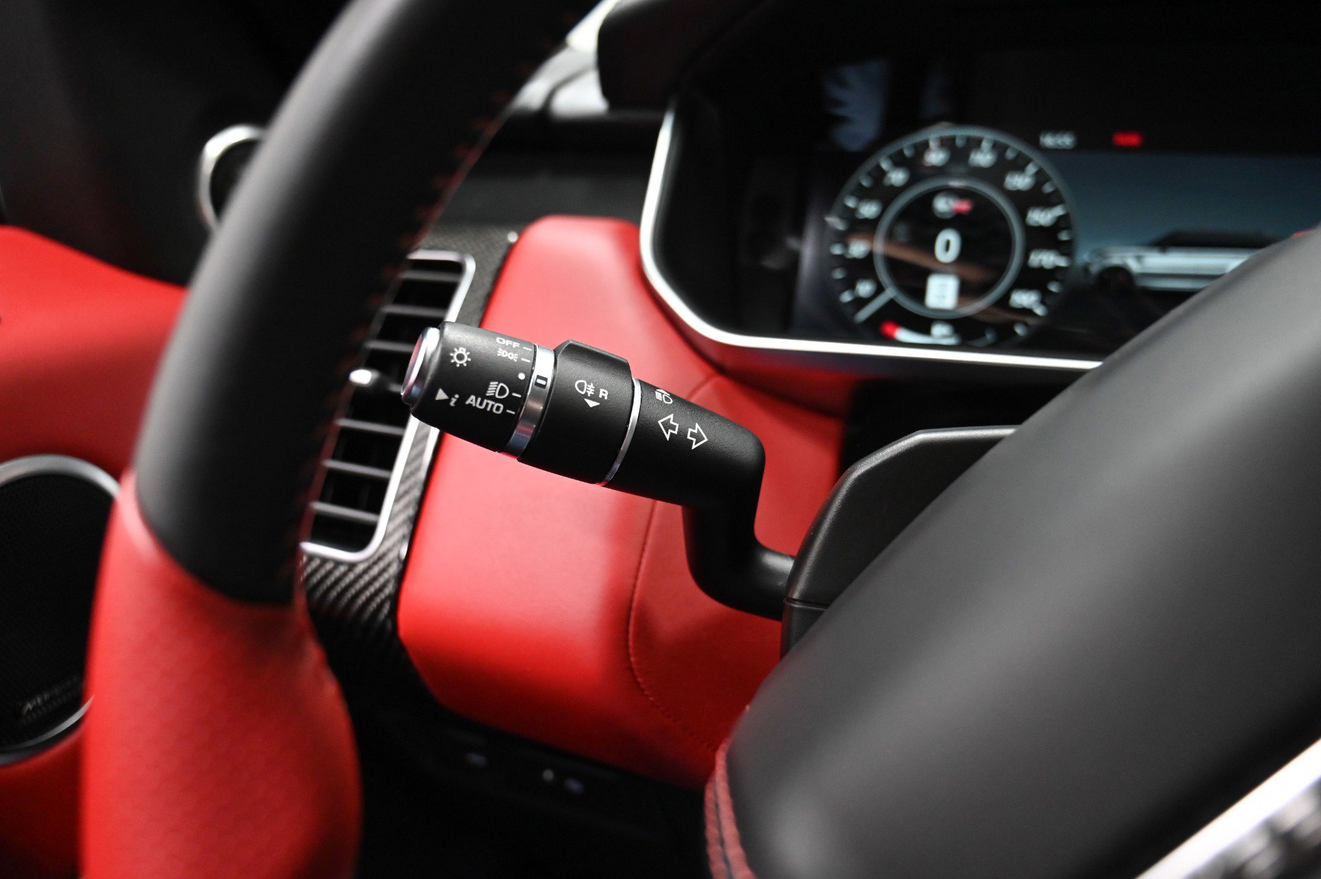 Used 2022 Land Rover Range Rover Sport SVR Carbon Edition image 48