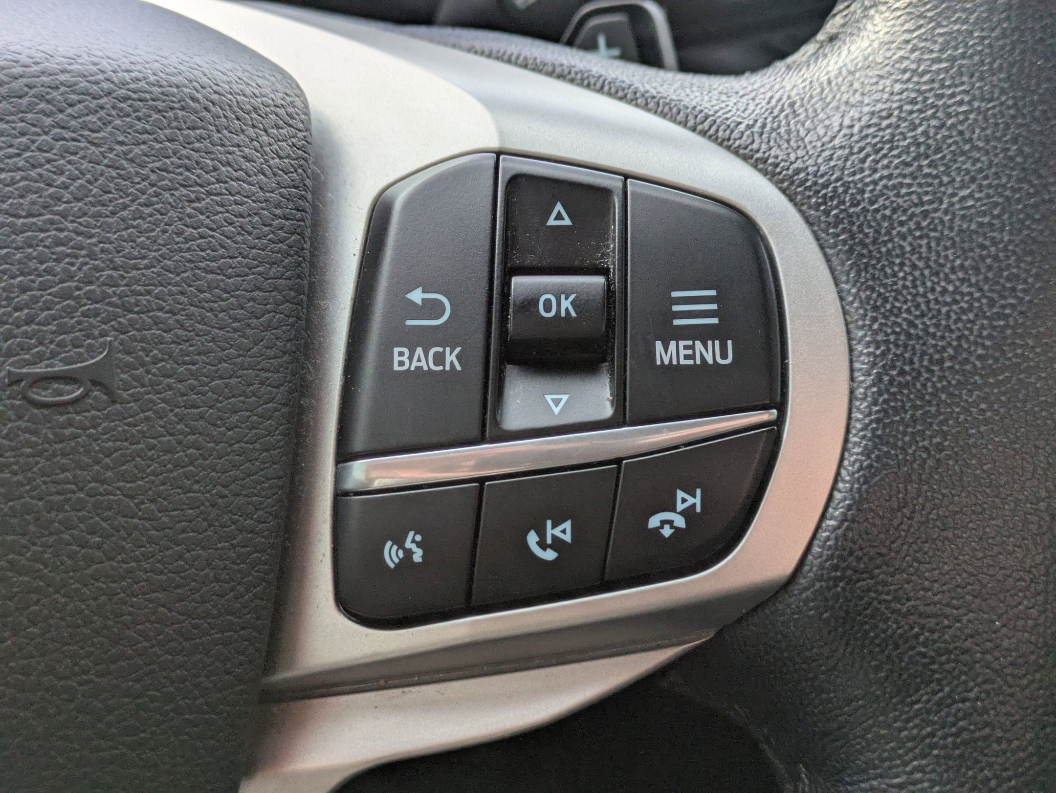 Used 2020 Ford Explorer XLT w/ Comfort Package image 16