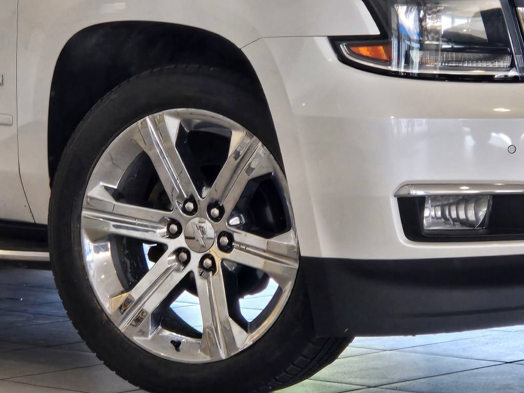 Certified 2018 Chevrolet Suburban Premier AWD/4WD image 2