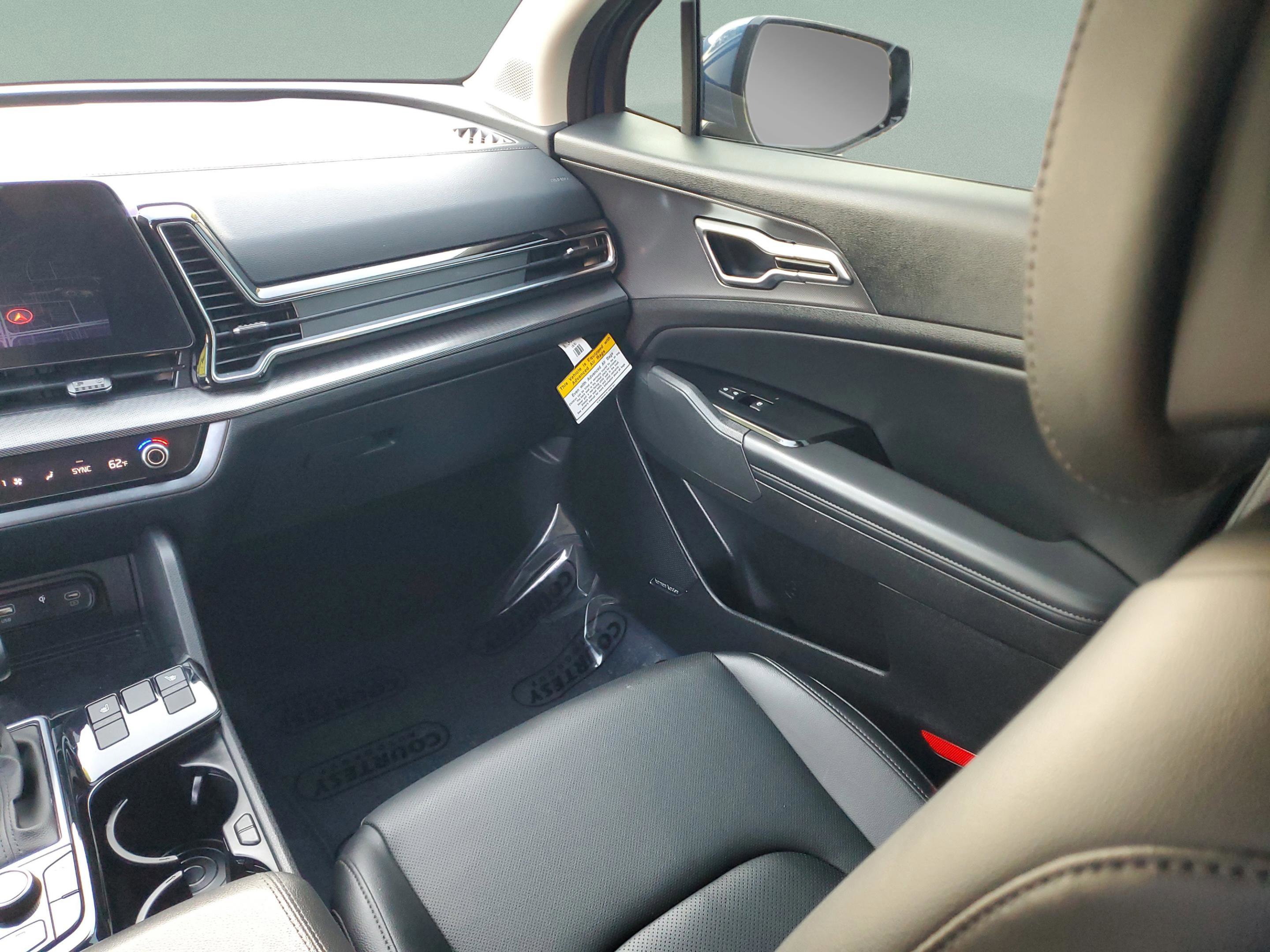 Used 2025 Kia Sportage SX image 12