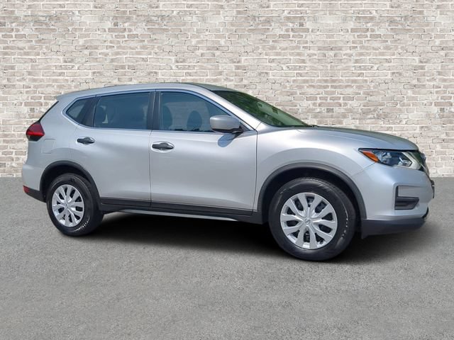 Used 2017 Nissan Rogue S AWD/4WD image 1