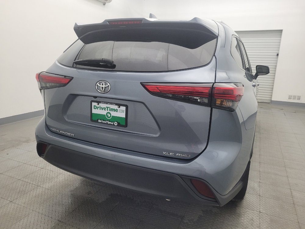 Used 2022 Toyota Highlander XLE image 7