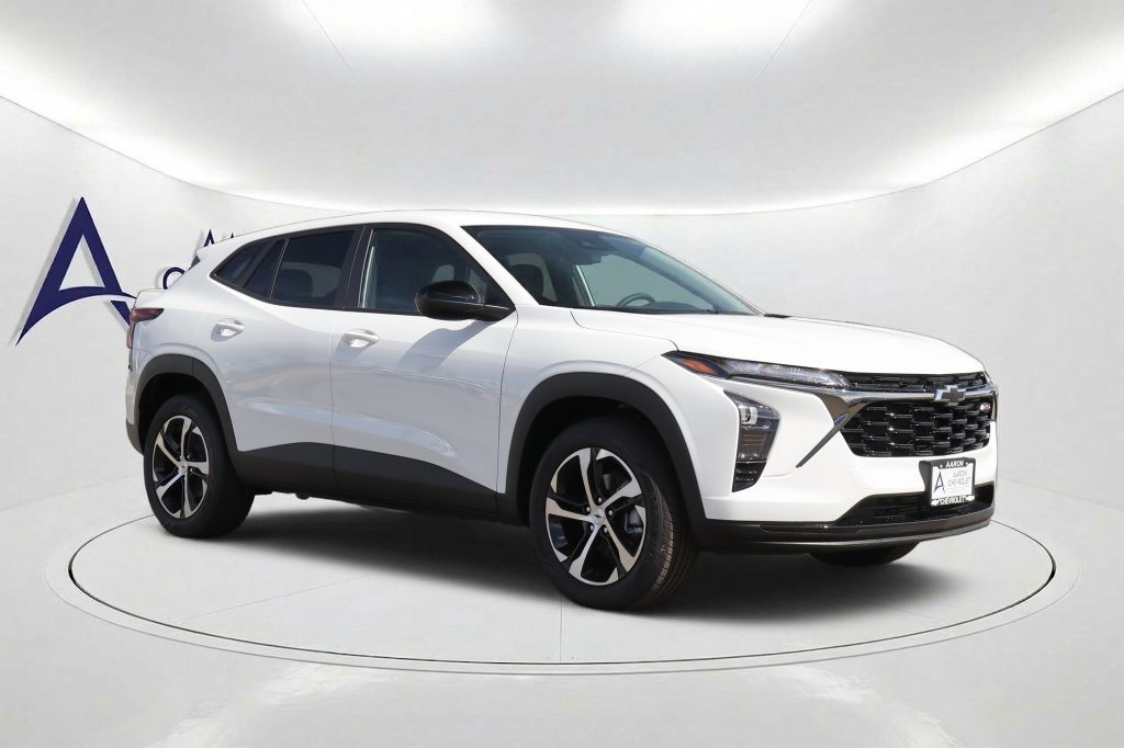 New 2026 Chevrolet Trax RS w/ Driver Confidence Package FWD image 3