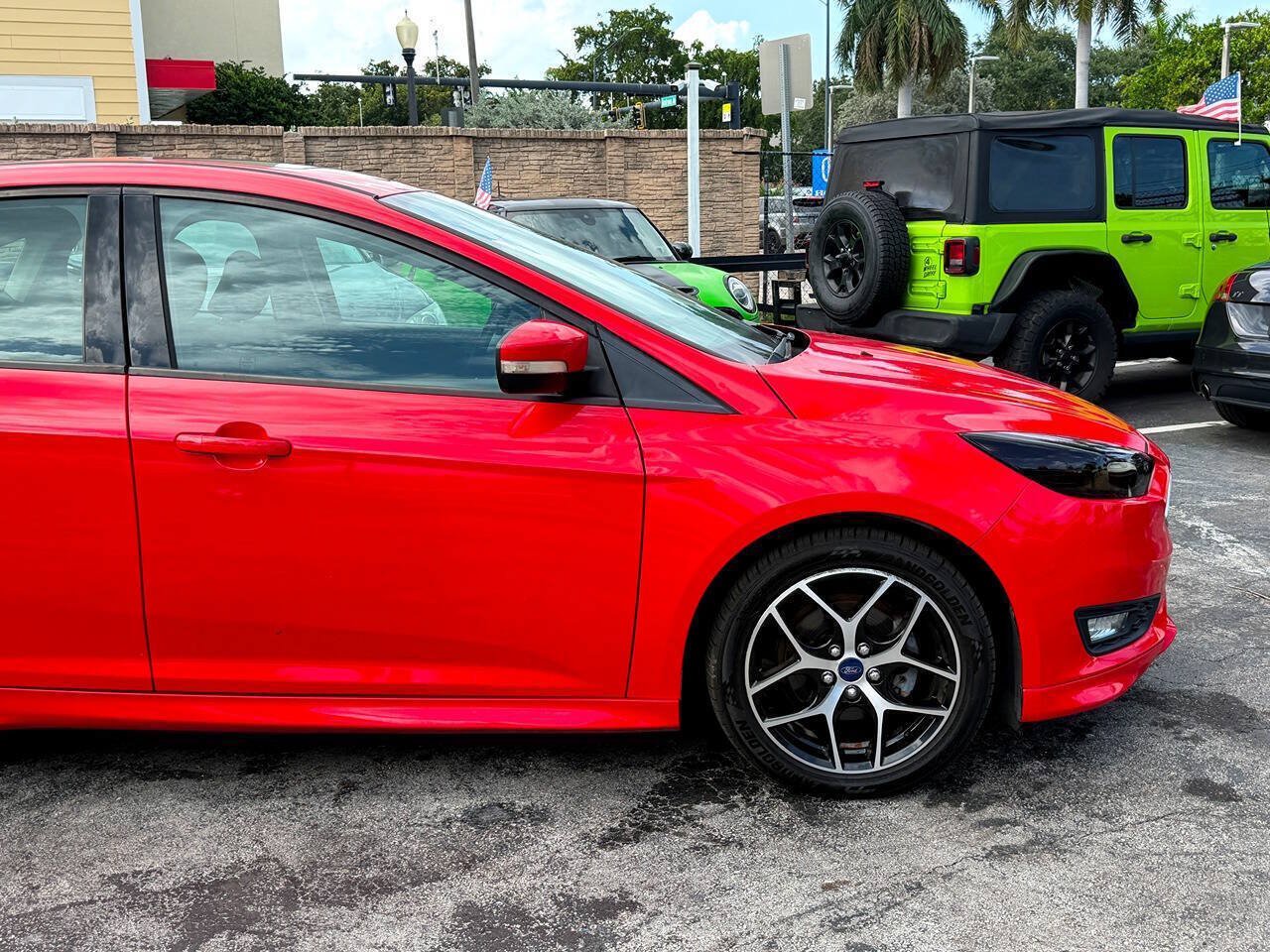 Used 2015 Ford Focus SE w/ SE Ecoboost Package FWD image 15