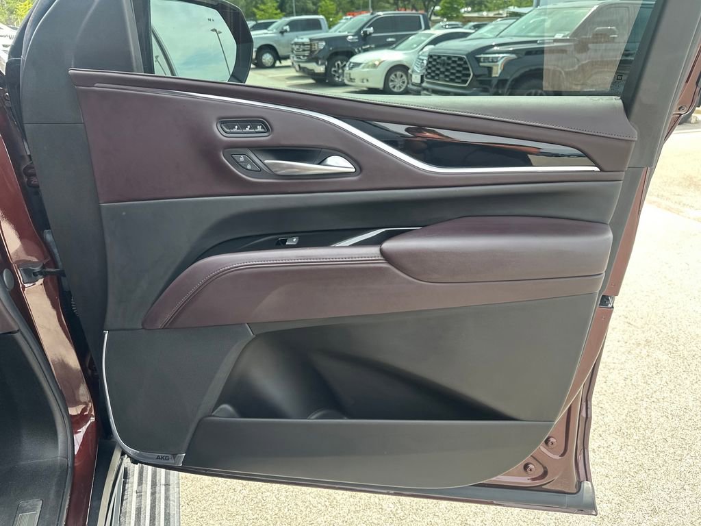 Used 2022 Cadillac Escalade Sport Platinum AWD/4WD image 36