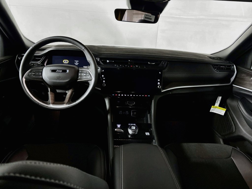 New 2027 Jeep Grand Cherokee Altitude AWD/4WD image 12