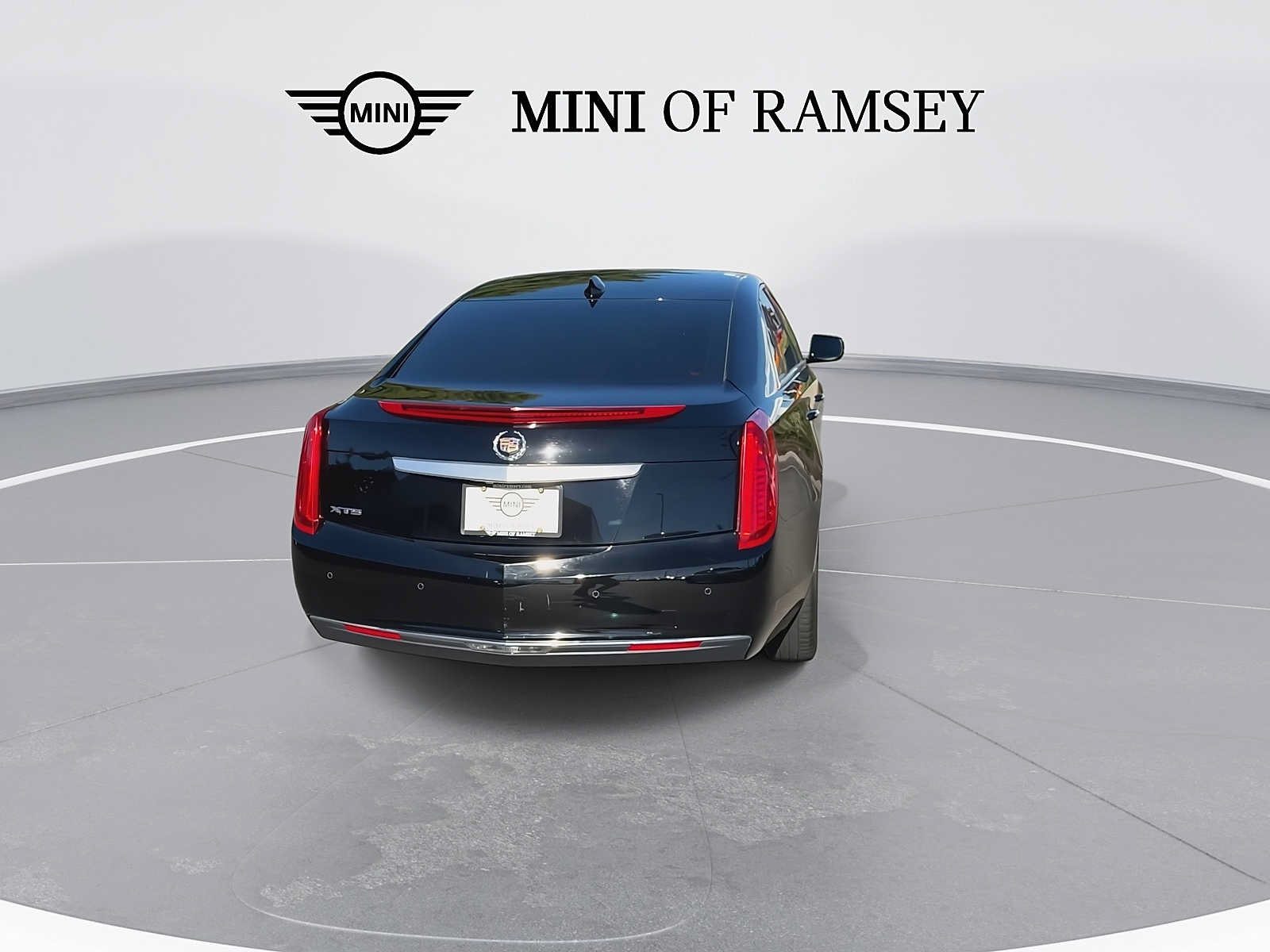 Used 2015 Cadillac XTS w/ Rear Seat Comfort Package FWD image 7