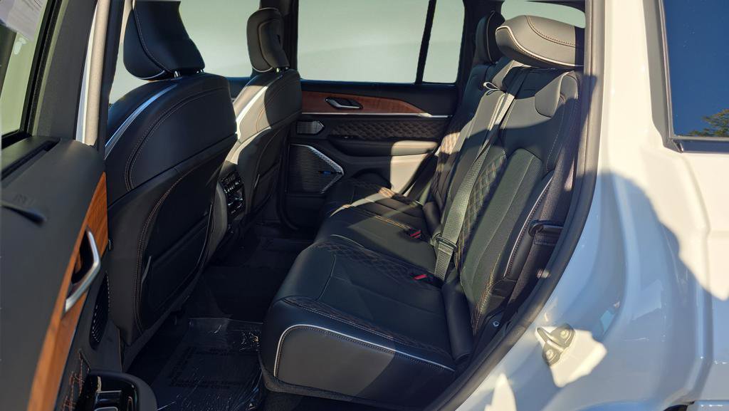 Used 2023 Jeep Grand Cherokee Summit image 26