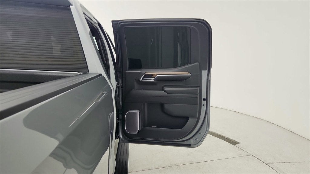 Certified 2023 Chevrolet Silverado 1500 High Country w/ Technology Package image 29