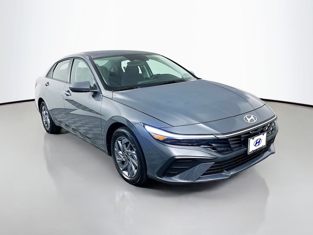 New 2026 Hyundai Elantra Blue image 3