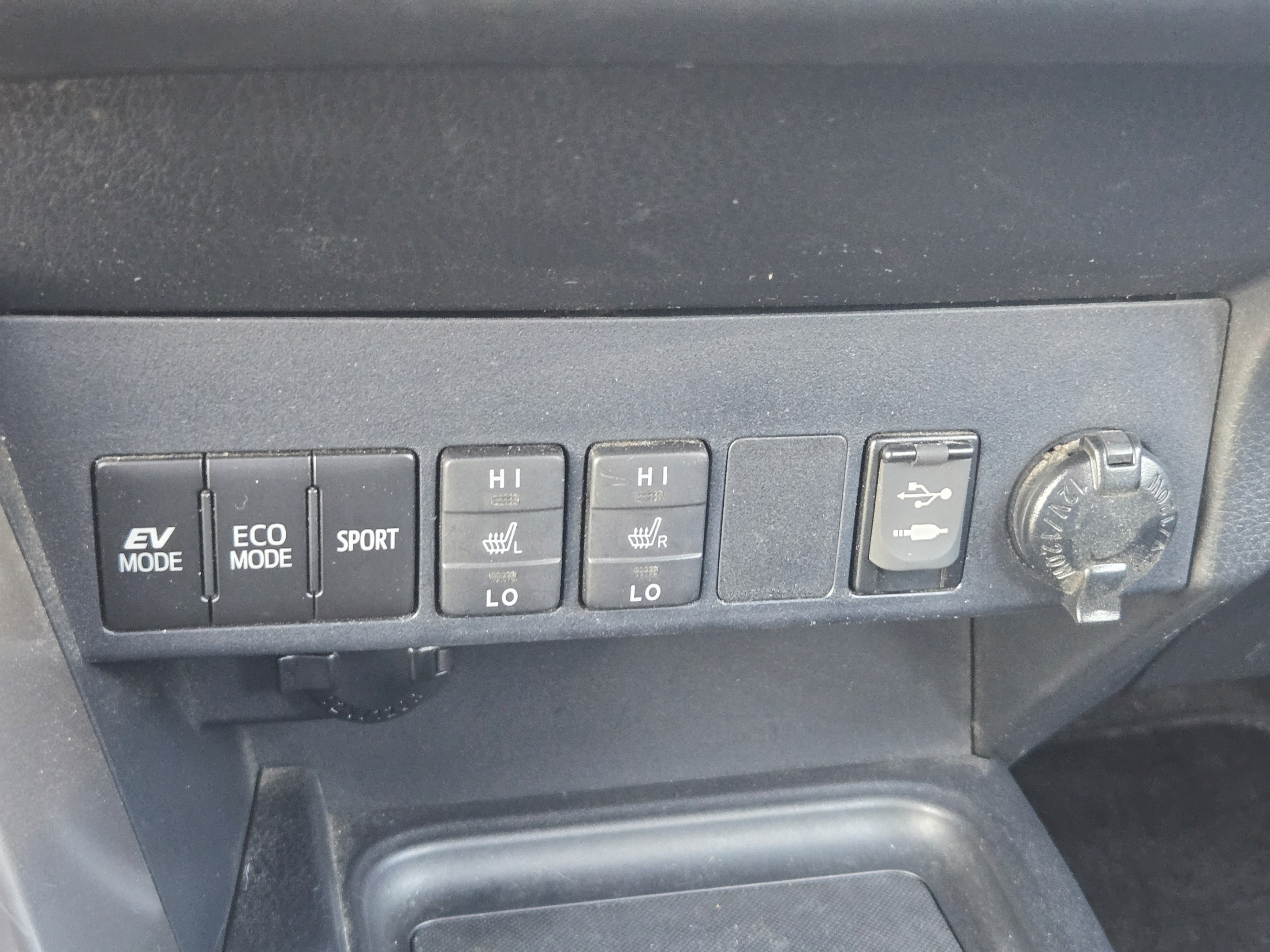 Used 2017 Toyota RAV4 Limited AWD/4WD image 21