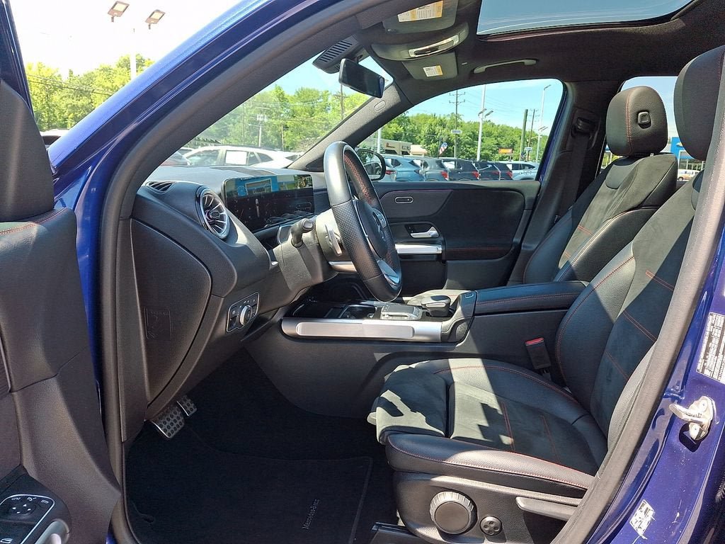 Used 2022 Mercedes-Benz GLB 250 image 15