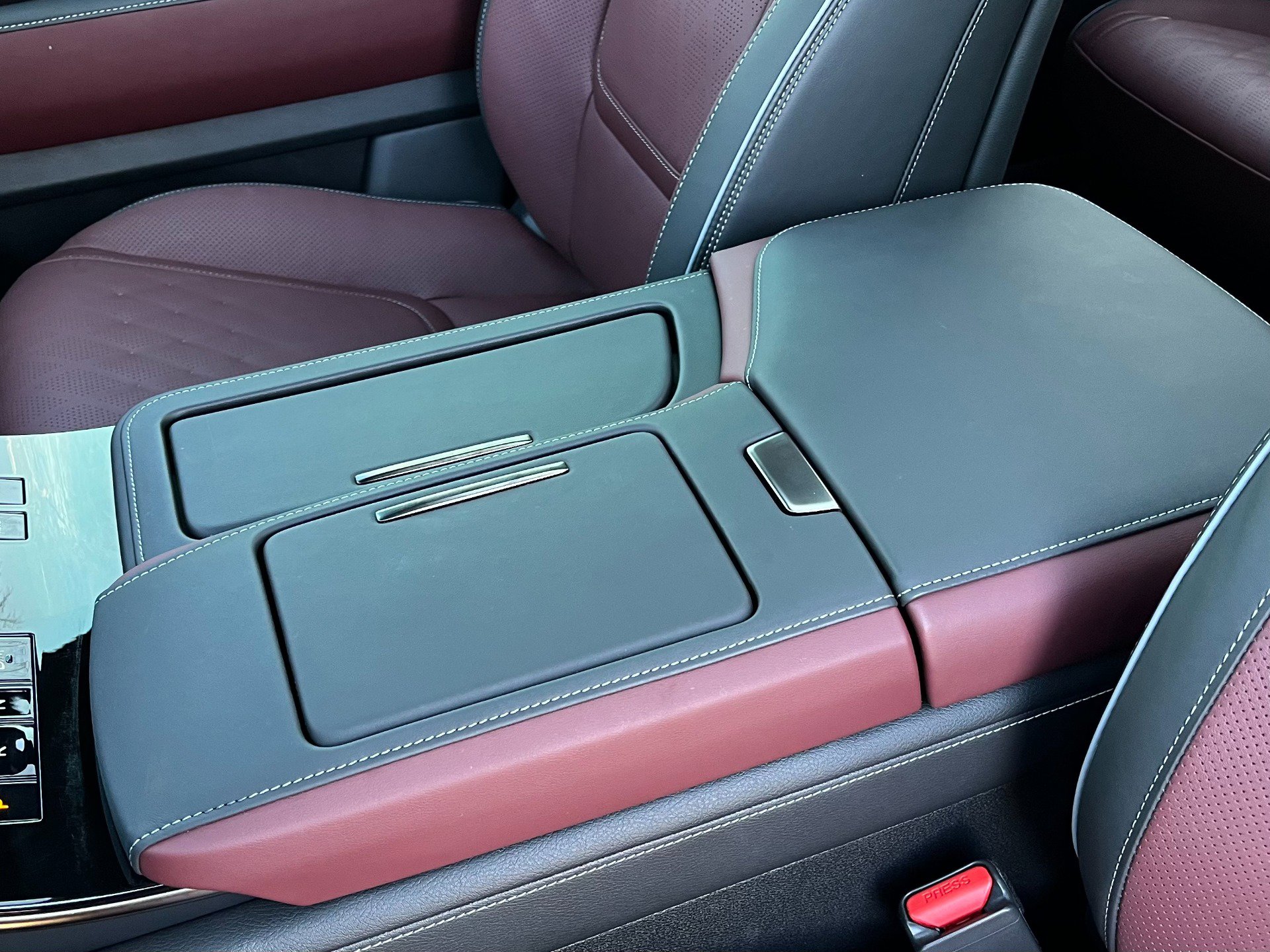 Used 2026 INFINITI QX80 Autograph w/ Premium Cargo Package image 12