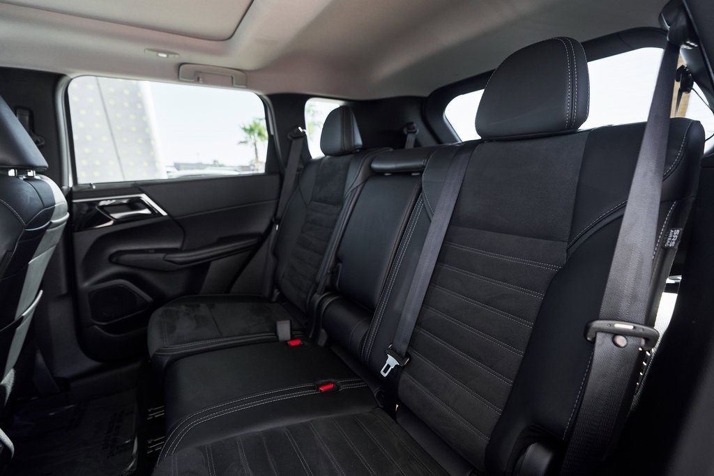 Used 2024 Mitsubishi Outlander Ralliart image 27