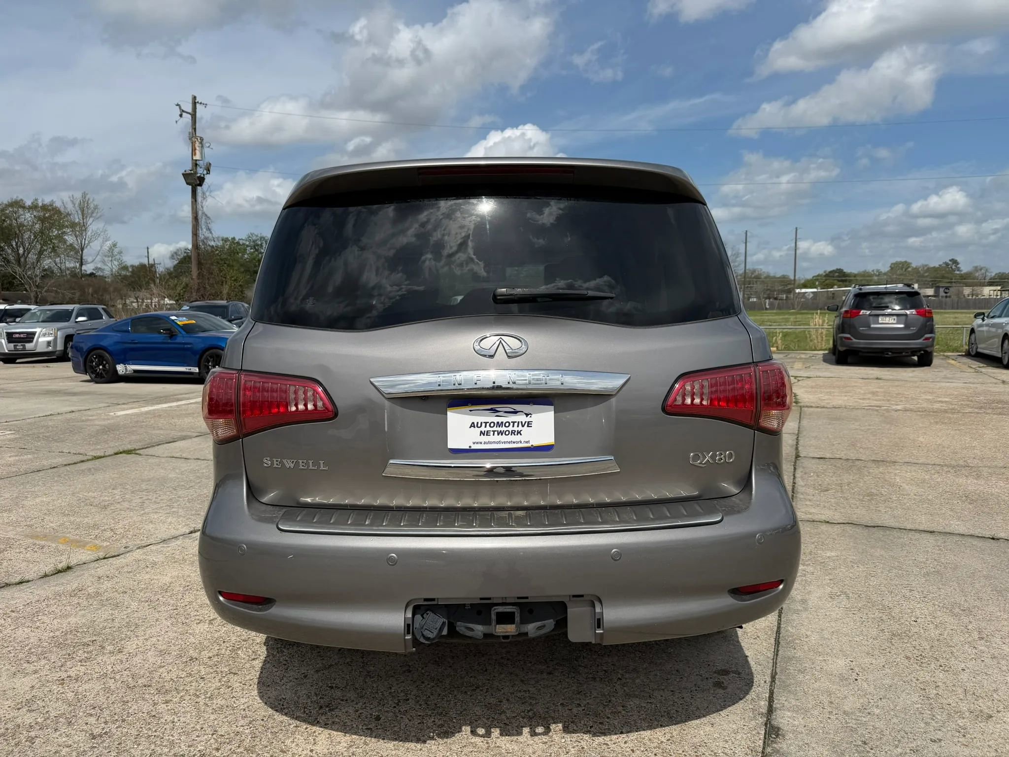Used 2014 INFINITI QX80 2WD w/ Deluxe Touring Package image 4