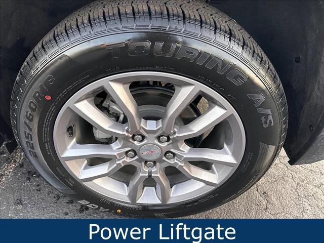 Certified 2024 GMC Terrain SLT image 17