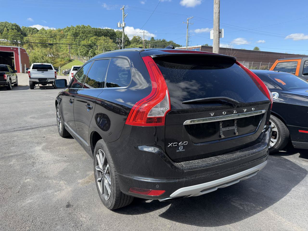 Used 2017 Volvo XC60 T6 Dynamic w/ Preferred Option Package AWD/4WD image 6