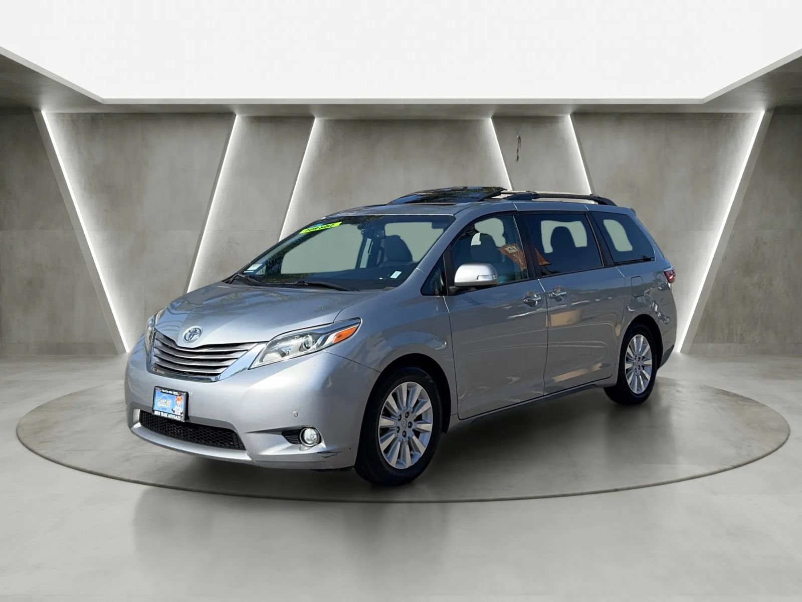 Used 2015 Toyota Sienna Limited Premium FWD image 9