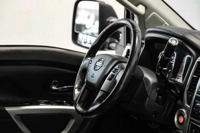 Used 2016 Nissan Titan SL AWD/4WD image 15