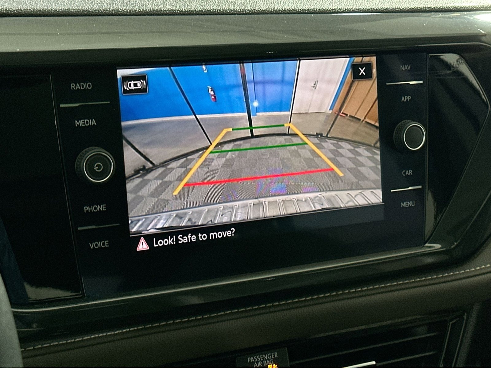 Used 2022 Volkswagen Taos SEL image 25