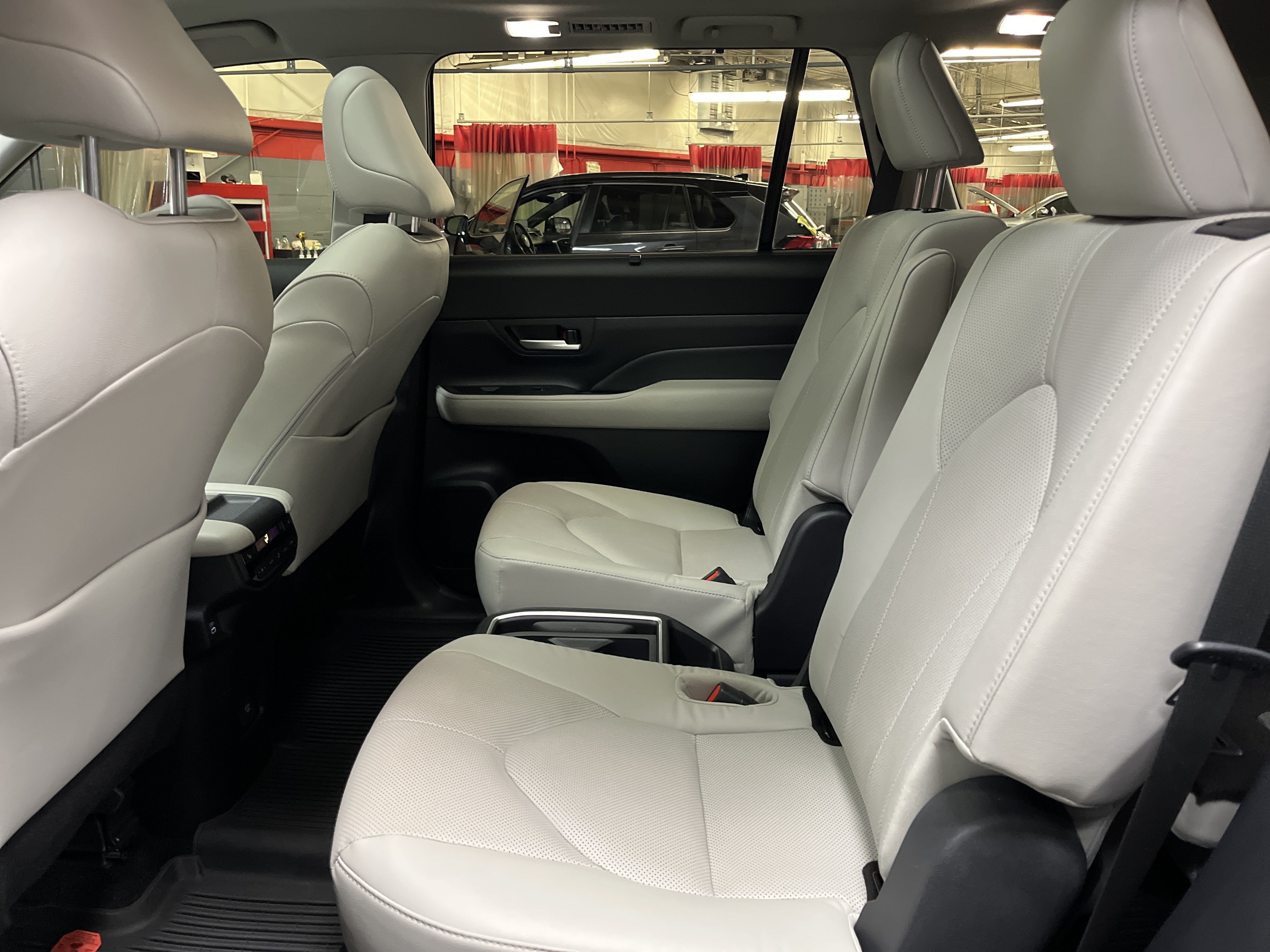 Used 2026 Toyota Grand Highlander FWD image 31