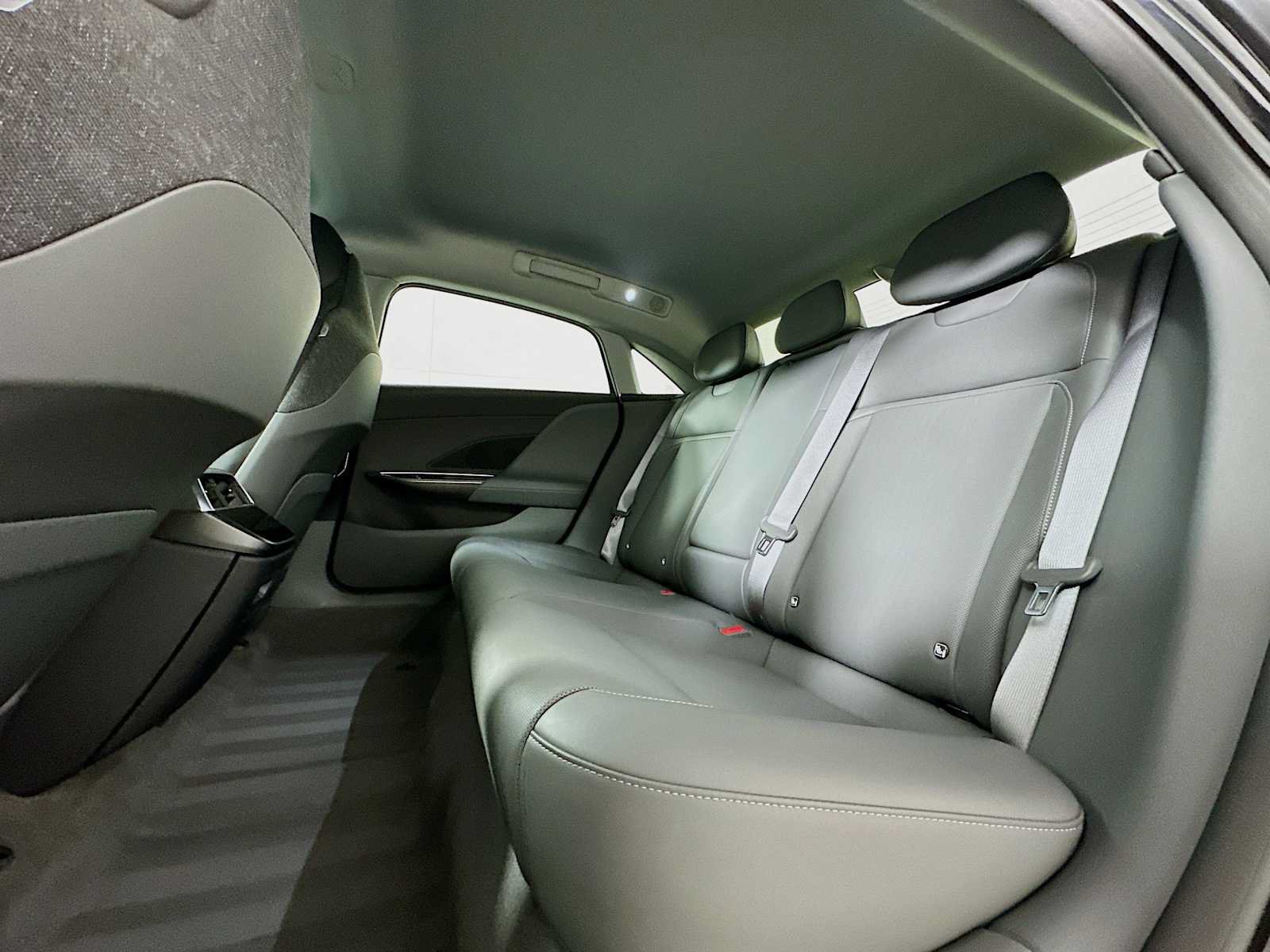 Used 2025 Lucid Air Pure RWD image 21