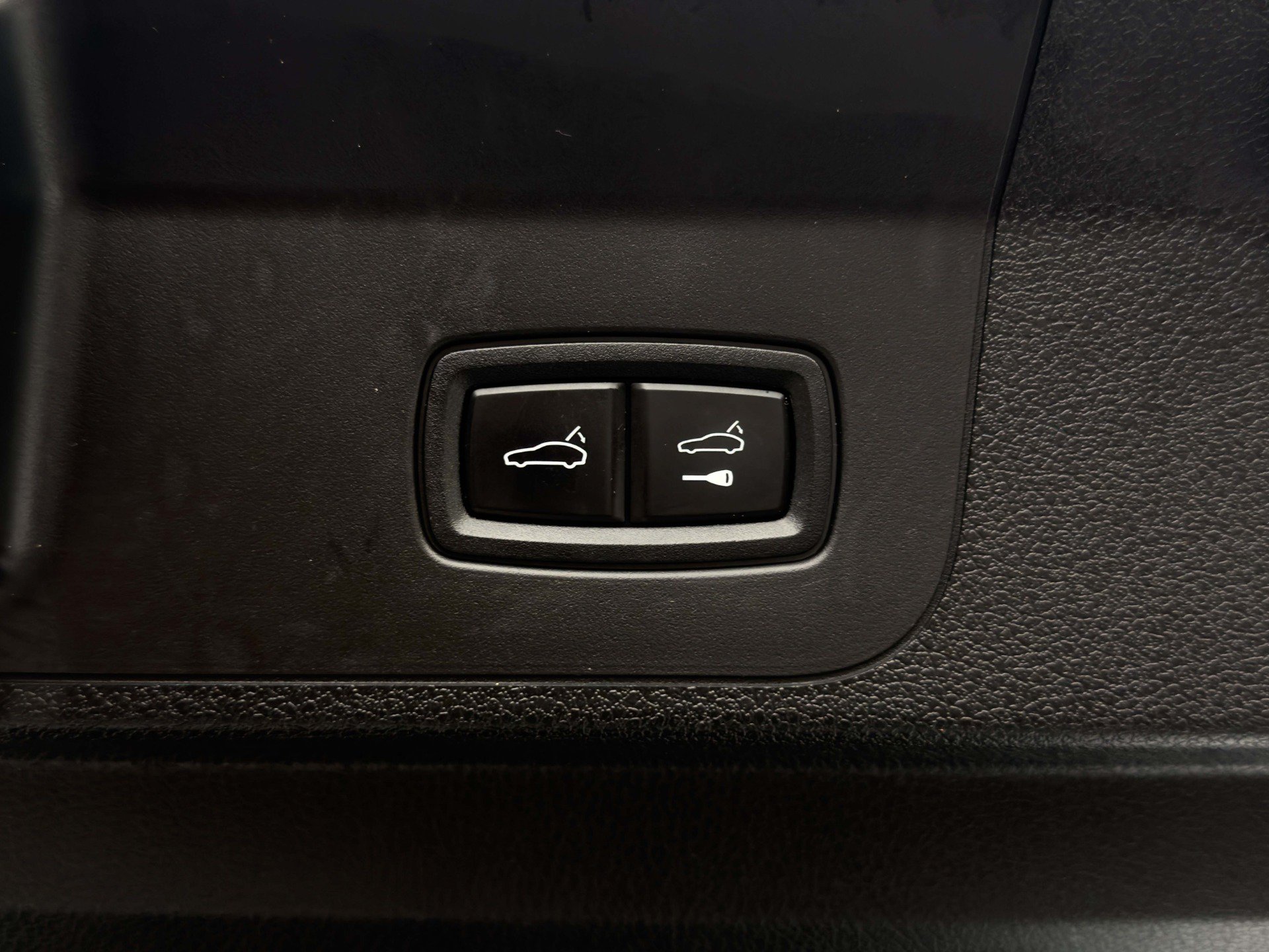 Used 2022 Porsche Panamera 4S AWD/4WD image 25