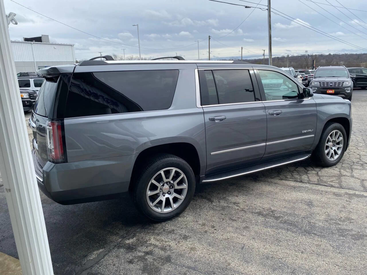 Used 2020 GMC Yukon XL Denali image 5