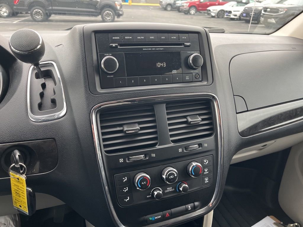 Used 2012 Dodge Grand Caravan SE image 16