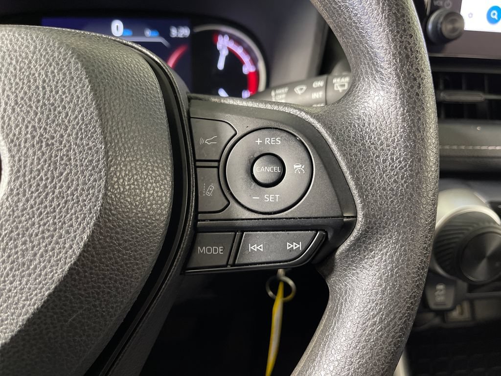 Certified 2025 Toyota RAV4 LE FWD image 27